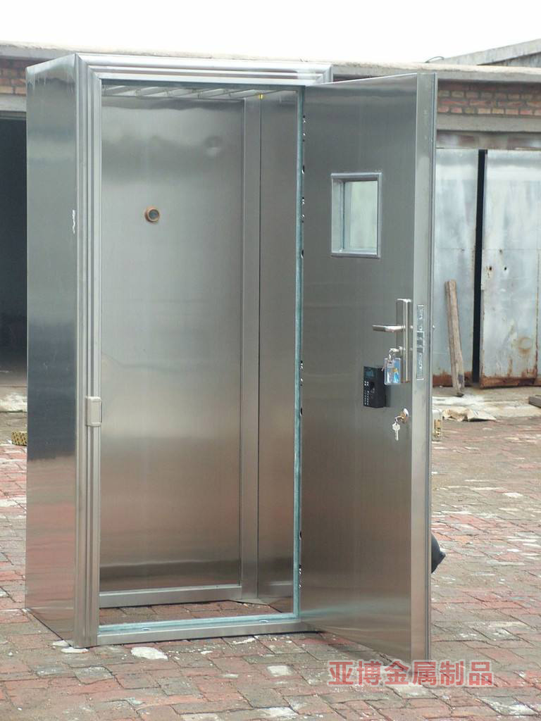 βST012